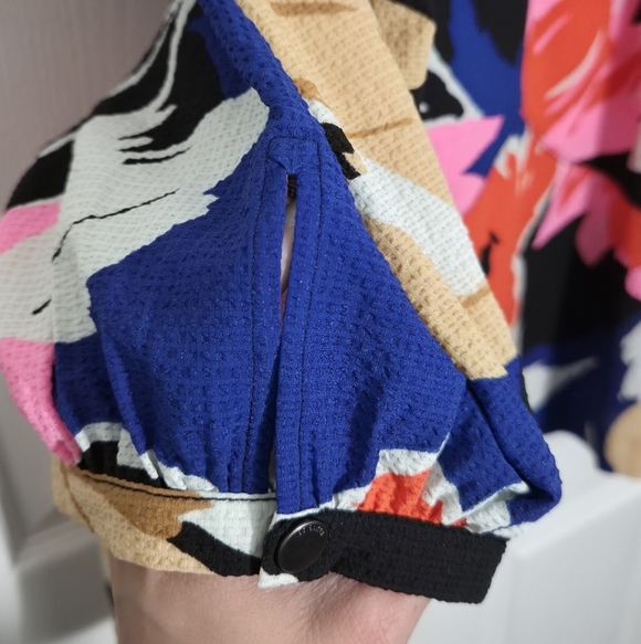 NWT Ted Baker Harpia Vibrant Floral Puffy Sleeve Black Pink Blue Blouse | Size 4 - Picture 7 of 14